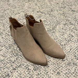 Brand New Target “Universal Thread” ankle boots. Memory foam. Womens size 7.